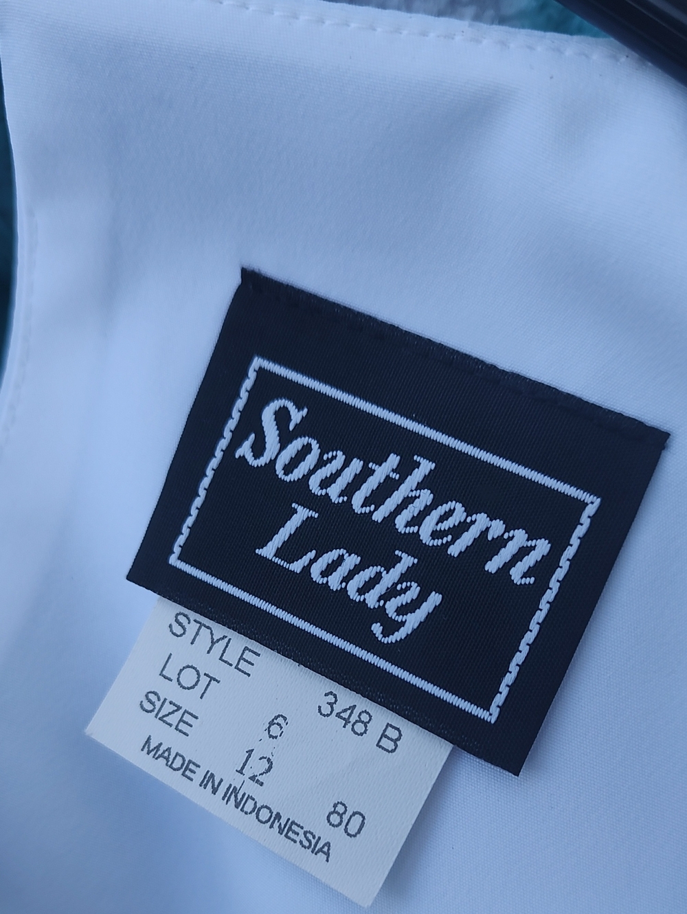 Southern Lady White Pleated Front Sleeveless Top - Picture 9 of 10